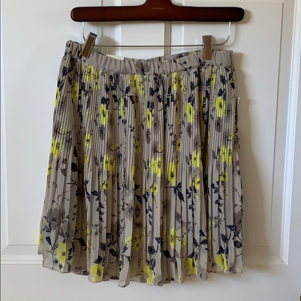 Old navy skirt